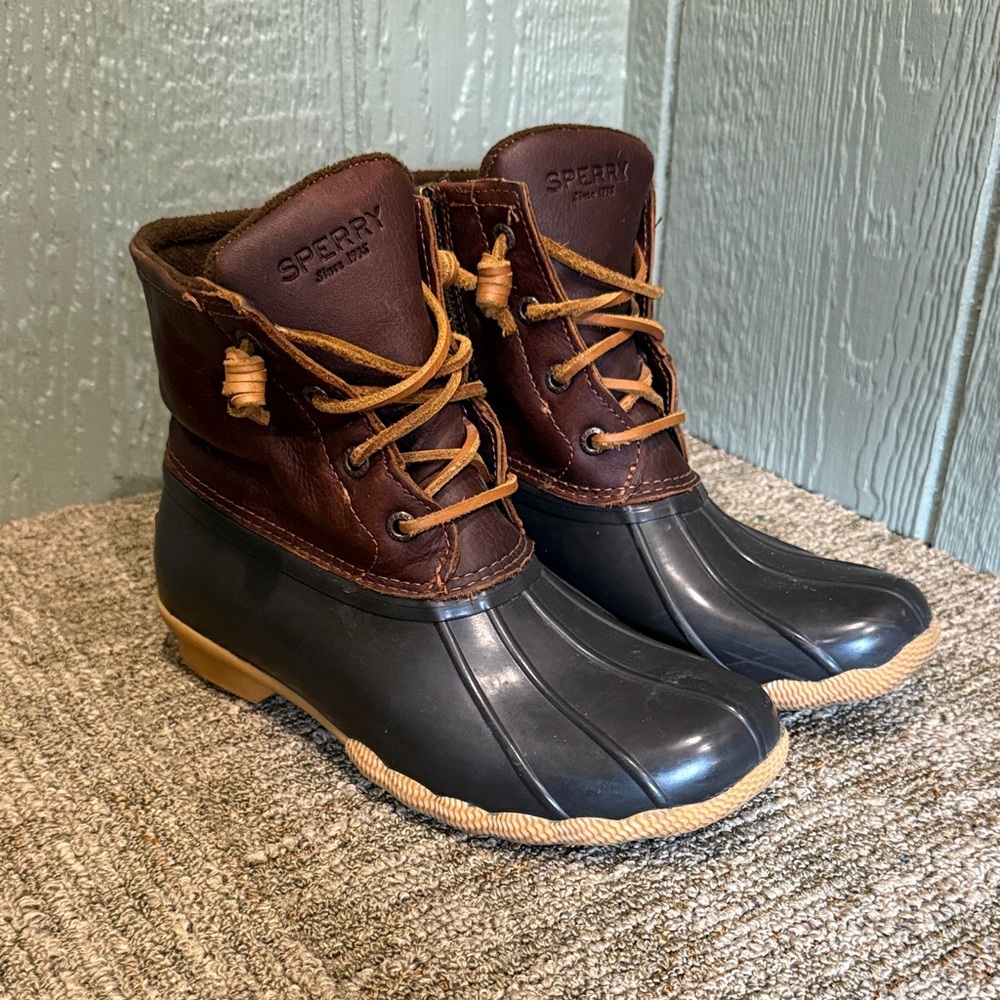 Sperry Dark Brown leather Waterproof Boots - size 6.5